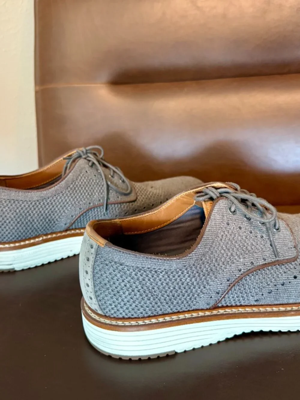 Johnston & Murphy Men's Upton Knit Wingtip Oxford shoes, Size 9 GRAY